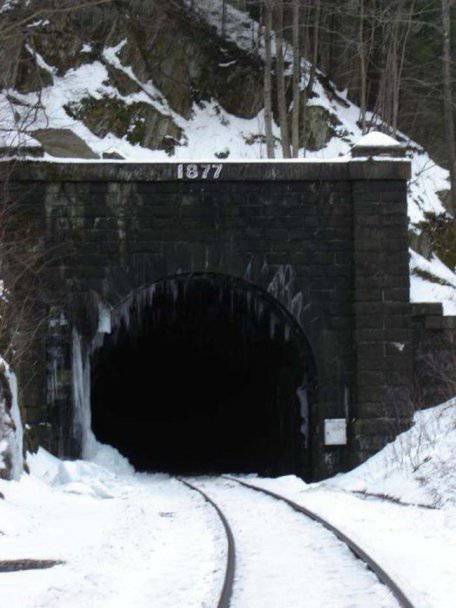 Krikovi u noći: Duhovi mrtvih radnika proganjali su tunel...