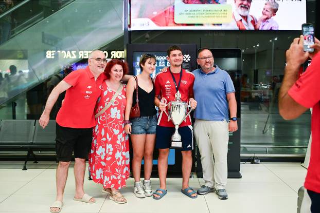 Zagreb: Dolazak prvaka Europe, Hrvatske U20 vaterpolske reprezentacije na aerodrom Pleso