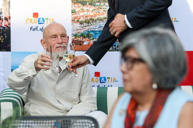 Alexandria: John  Malkovich iznenadio Vatrene u hotelu Aka