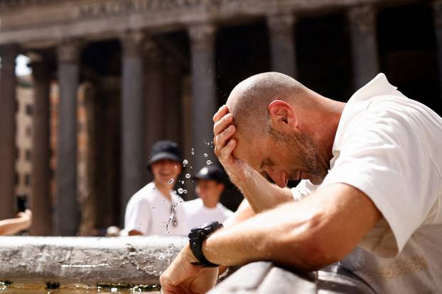 FILE PHOTO: Heat wave hits Rome as temperatures expected to rise further