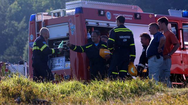 U?ka: Vatrogasci se bore s požarom koji je izbio kod U?ke