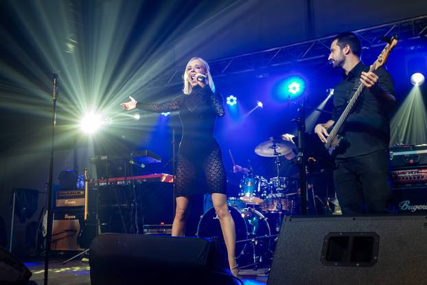 Žminj: Koncert Jelene Rozge za Valentinovo 