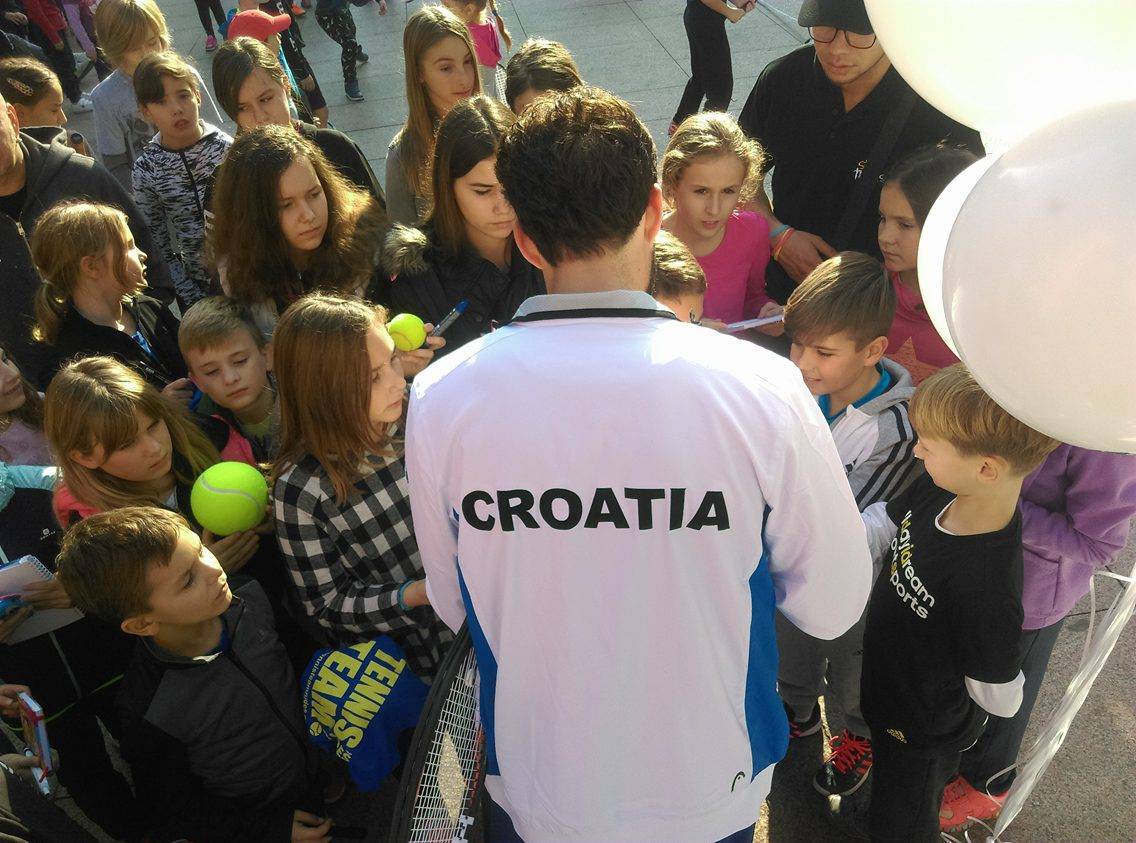 Kids' Day na Cvjetnom trgu: I časne sestre zaigrale su tenis