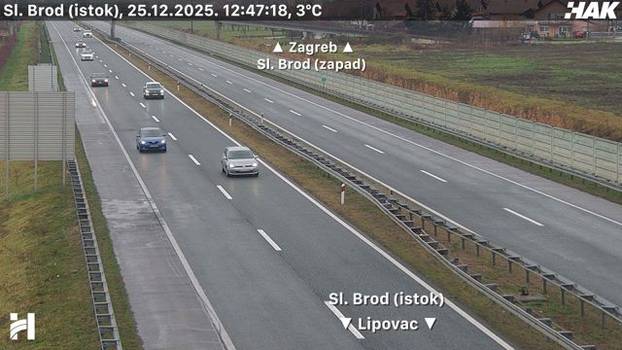 FOTO Pogledajte kakvo je stanje na cestama u Hrvatskoj: Snijeg u Lici, sunce 'provirilo' na jugu