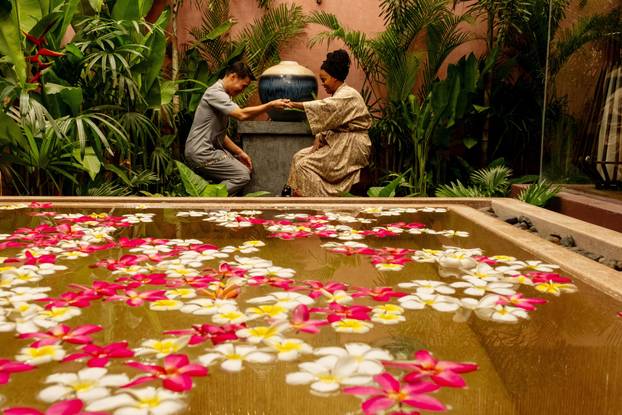 FOTO Mračne tajne serije 'Bijeli lotos': Kruži priča tko je ubojica! 'Pa ovo je šokantnije od incesta'