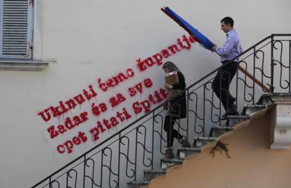 Grafiti na zgradi SDP-a: 'Zadar će za sve ponovno pitati Split'