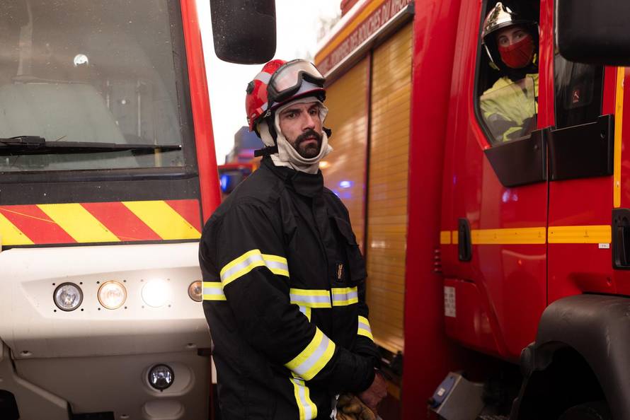 Wildfires rage in southern France