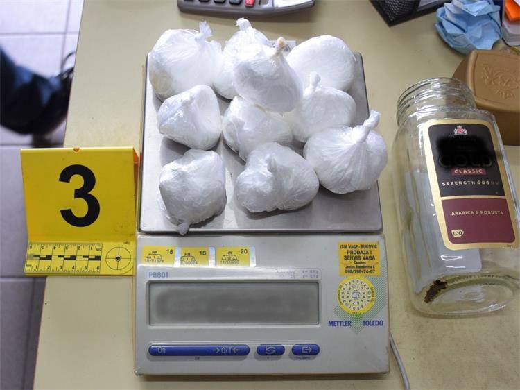 Policijski pas Rok pronašao je drogu u selu kod Međimurja: U stroju bilo ekstazija, kokaina...