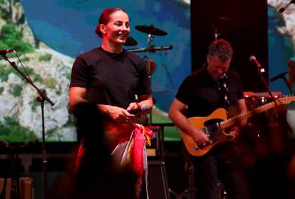 FOTO Spektakl u Imotskom: Evo kako je izgledao koncert Bulića, Thompsona i Zečića na stadionu