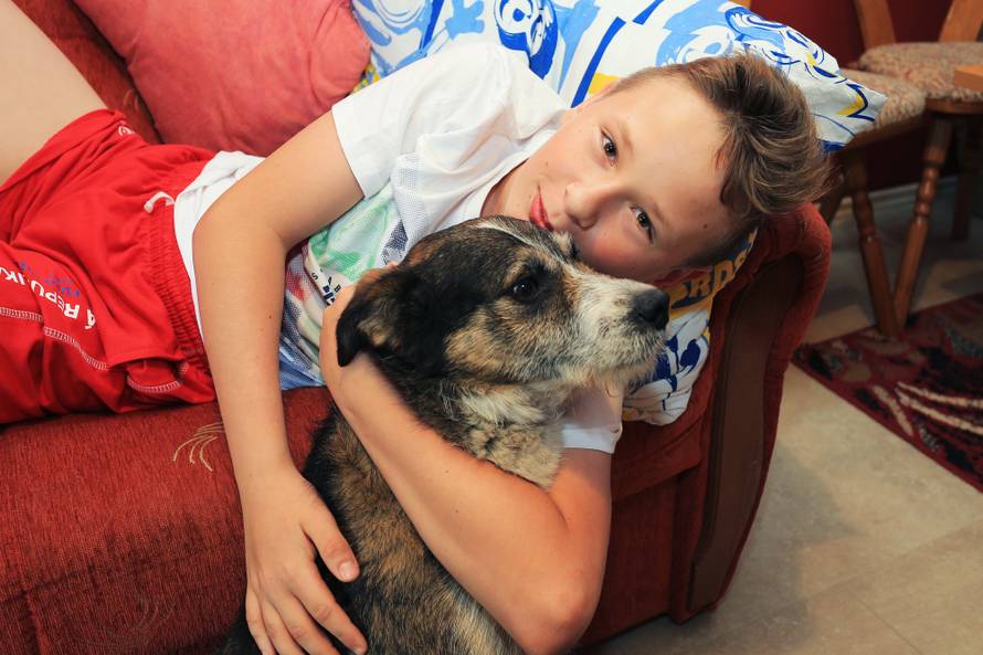 Pao u bunar: Prvo spasio psa Bena, a onda je on spasio mene