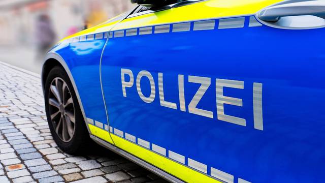 Gotova kriza u Dresdenu: Pucao po gradu, navodno ubio majku, specijalna policija ga uhitila...