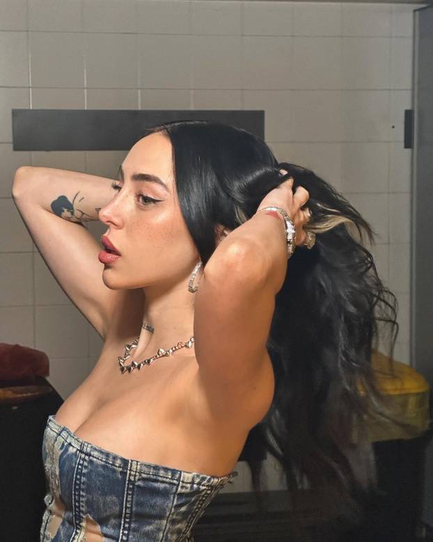 FOTO Argentinska pjevačica je ostavila Yamala zbog realovca?!