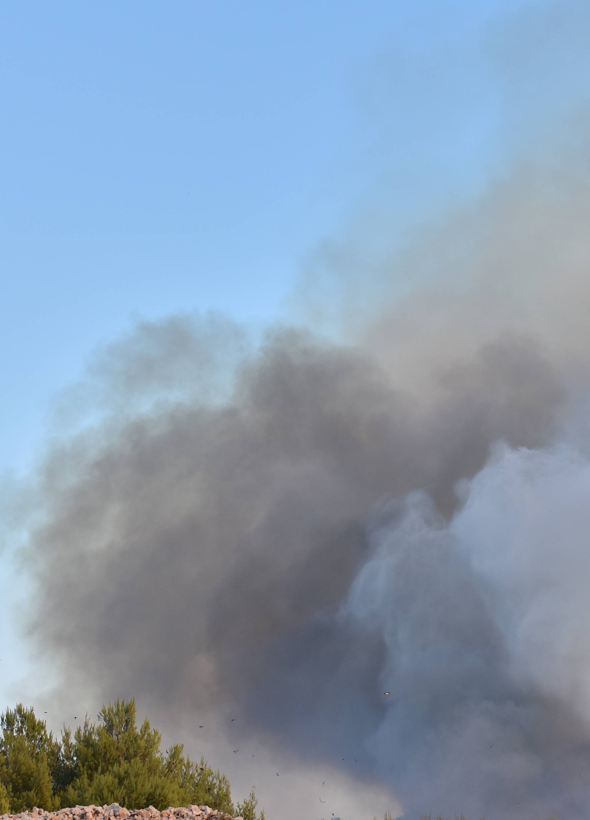 Veliki požar kod Pakoštana, vatra kod Šibenika lokalizirana
