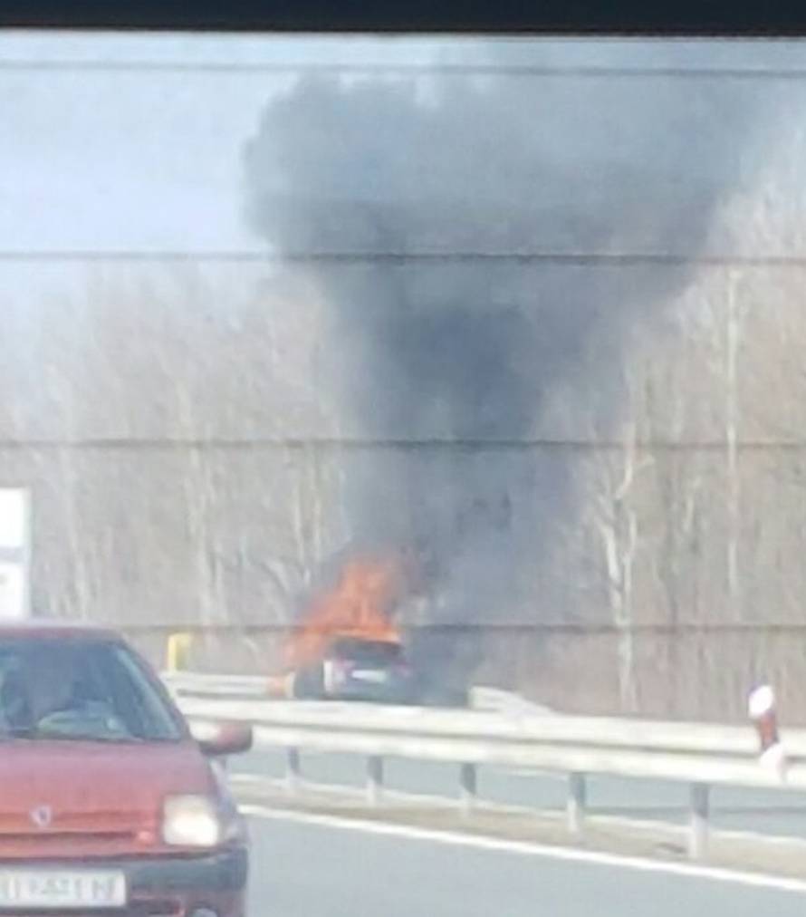 Buktinja na A3 kod Novske: Citroen je u potpunosti izgorio