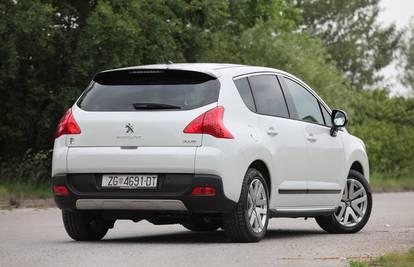 Hibridni Peugeot na testu: U vožnji stvari nisu tako bajne