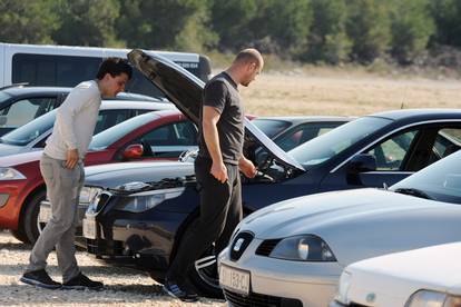 Kupujete rabljeni auto? Uz ove savjete izbjegnite novi trošak