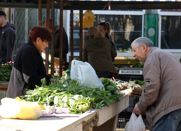 Šibenik: Ponuda na šibenskoj tržnici