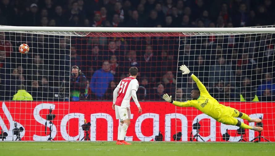 Champions League Round of 16 First Leg - Ajax Amsterdam v Real Madrid