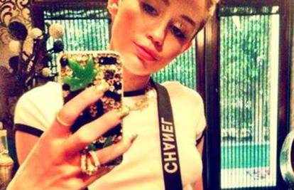 Teško je to povjerovati: Miley Cyrus odbili karticu u dućanu