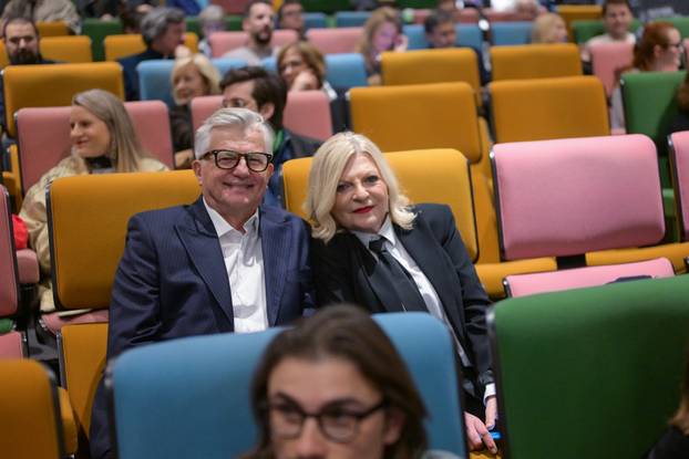 Zagreb: Pretpremijera novog HRT-ovog serijala "Svjetla pozornice"