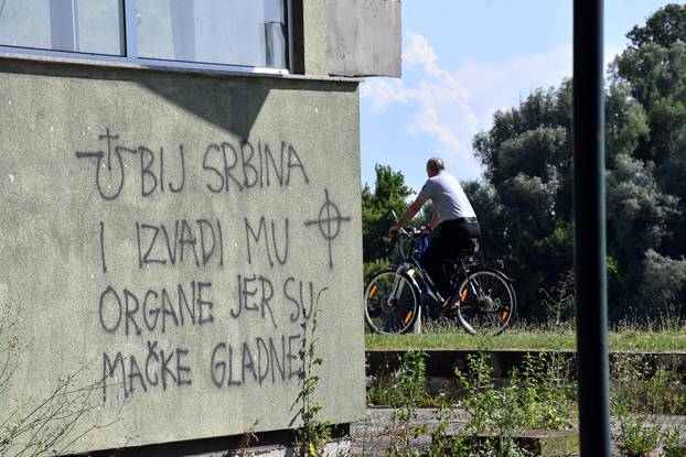 Slavonski Brod: Na frekventnoj lokaciji uz savsko šetalište osvanuo grafit neprimjerenog sadržaja