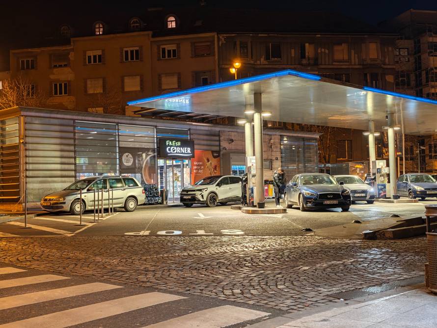 FOTO Isprobali smo Xiaomi 17 Ultra: Fotić koji želi biti telefon