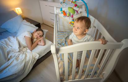 Jeste li doma s bebom ili ide u jaslice? U Hrvatskoj puno mama ostaje kod kuće s djecom