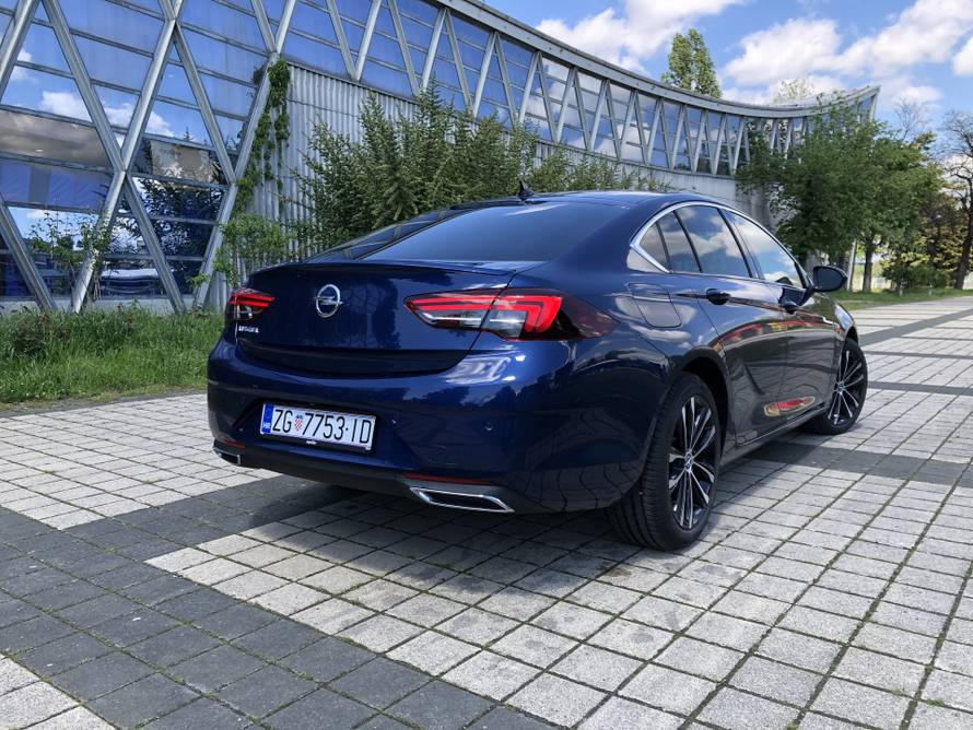 Dobro je da i dalje ima ovakvih auta, osobito ako puno putujete