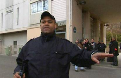 Policija ubila Parižana koji je pucao po prolaznicima  