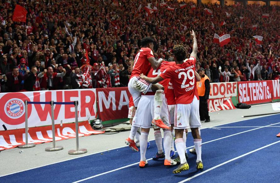 Navijači skandirali, Kovač uzeo megafon i vikao: Ponosan sam!