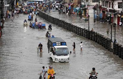 Tajfun na Filipinima ubio je osmero ljudi, 11 je nestalih