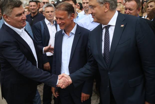 Zoran Milanović i Andrej Plenković srdačno se rukovali na 208. SInjskoj alci