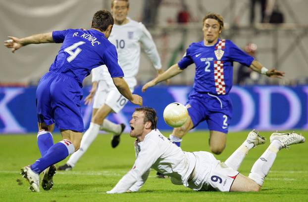 ARHIVA - 2006. Zagreb: Vatreni i "maksimirska krtica" srušili su Englesku 