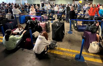 Nestalo struje na aerodromu u Britaniji, dio letova su otkazali