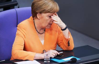 Merkel zbog izbjegličke krize počela padati popularnost