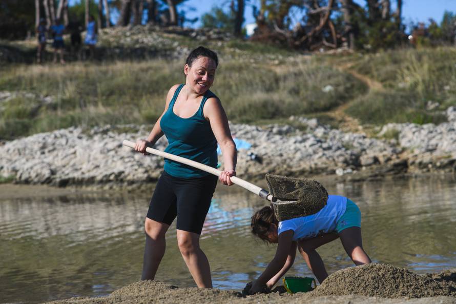 Prekrasne skulpture od pijeska uljepšale poznate plaže u Ninu