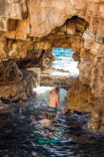 Pulske plaže pune su turista