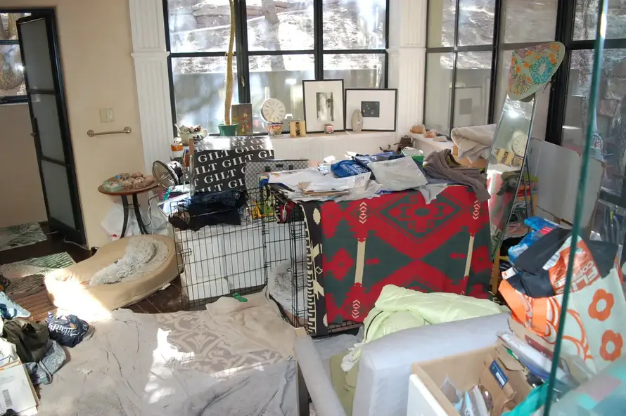 Gotovo 2 mjeseca nakon smrti pokopali su Genea Hackmana i njegovu ženu Betsy Arakawu