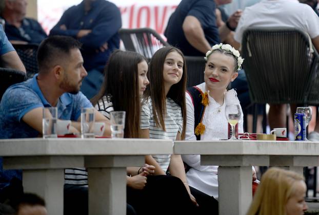 Sinj: Okupljanje ljudi u Sinju uoči 310. Sinjske alke