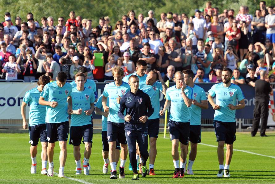 Međimurci uz 'vatrene': Čak 5 tisuća ljudi na prvom treningu