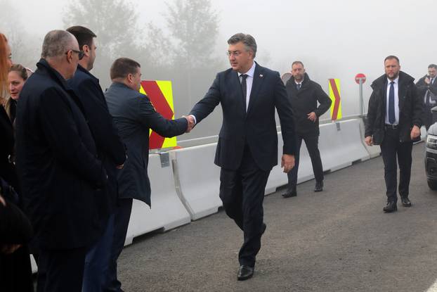 Svečanost puštanja u promet dionice autoceste A11 Lekenik - Sisak