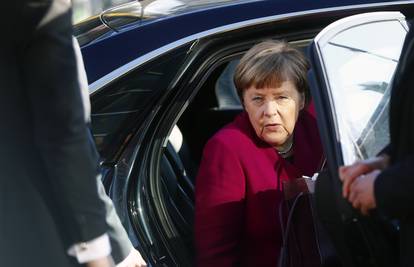 Steinmeier će u ponedjeljak preporučiti Merkel za mandat