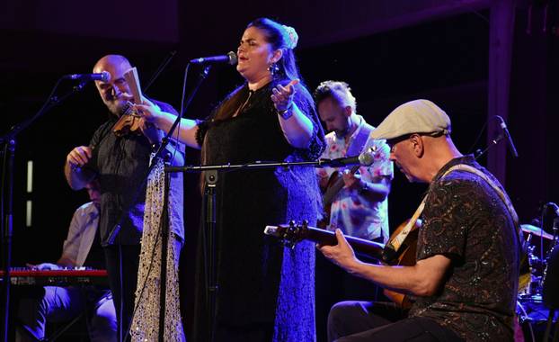 FOTO Mostar Sevdah Reunion zatvorili Brodsko glazbeno ljeto uz intimnu atmosferu