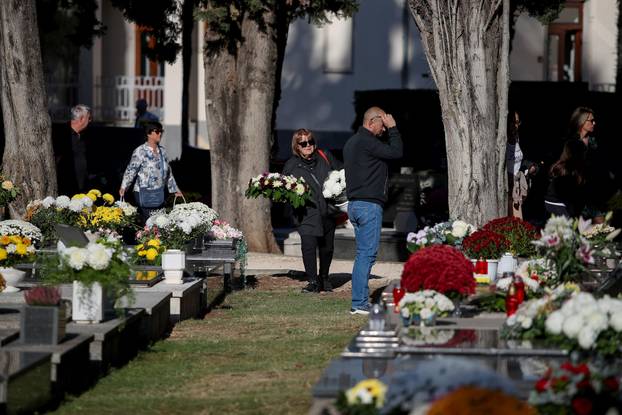 Zadar: Blagdan Svih svetih na Gradskom groblju
