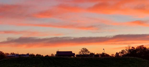 Zagreb: Spektakulrano jesensko svitanje na istoku grada