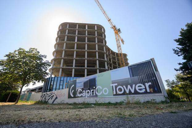 Zagreb: Nakon više desetljeća čekanja napokon počeli radovi, nedovršena zgrada postaje CapriCo Tower