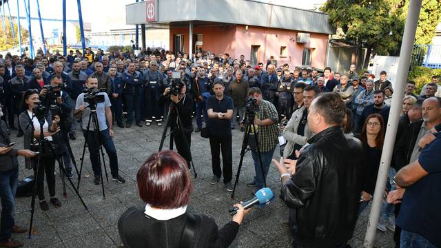 Prosvjedovali su radnici Đure Đakovića: 'Ovo nismo zaslužili'