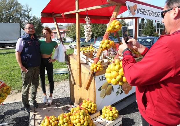 Zagreb: Kristina Penava, prodavačica mandarina kod Podsusedskog mosta