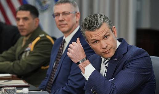 Tko je Trumpov ministar obrane koji je dijelio vojne informacije sa suprugom, ali i odvjetnikom?