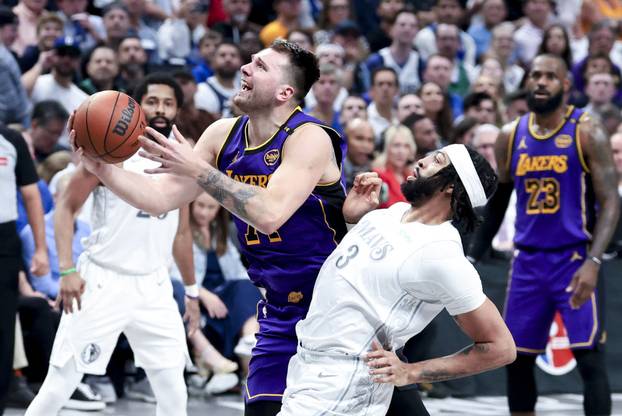 NBA: Los Angeles Lakers at Dallas Mavericks